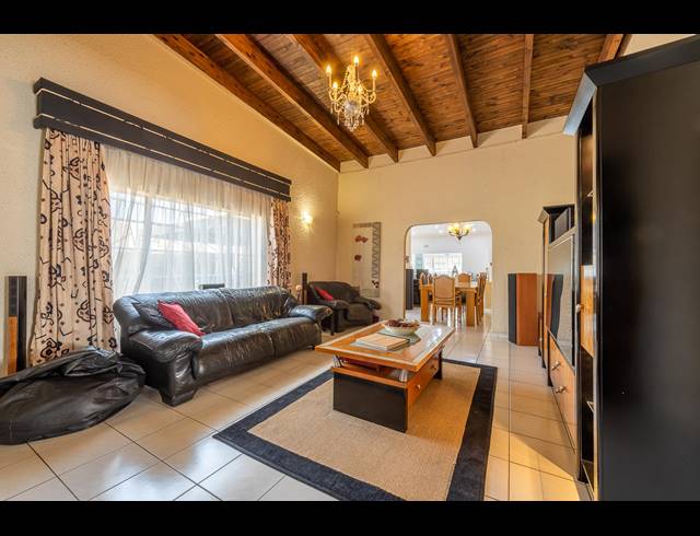 4 BEDROOM HOUSE FOR SALE IN REGENTS PARK